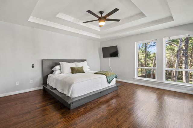 827 Knoll Manor Court, Cedar Hill, TX 75104