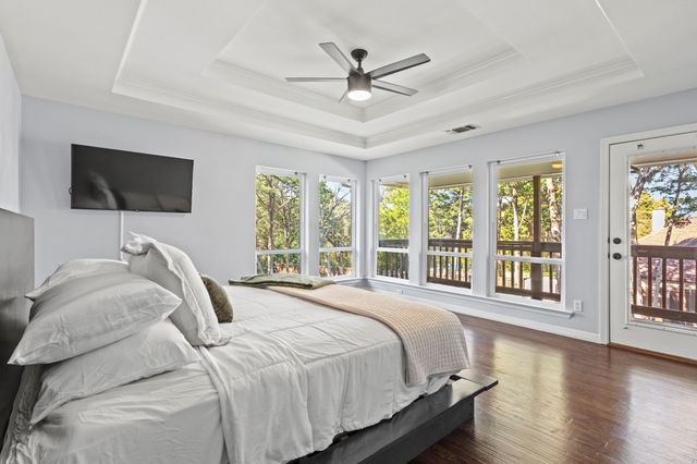 827 Knoll Manor Court, Cedar Hill, TX 75104