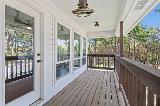 827 Knoll Manor Court, Cedar Hill, TX 75104