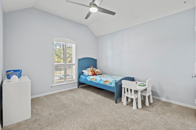 827 Knoll Manor Court, Cedar Hill, TX 75104