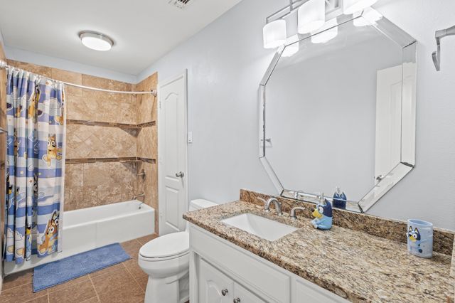 827 Knoll Manor Court, Cedar Hill, TX 75104