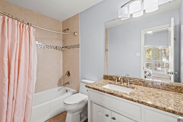 827 Knoll Manor Court, Cedar Hill, TX 75104