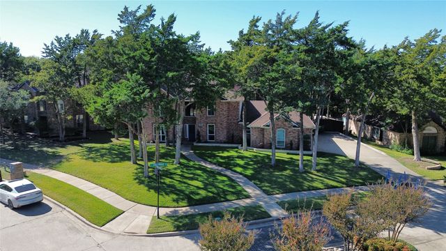 827 Knoll Manor Court, Cedar Hill, TX 75104