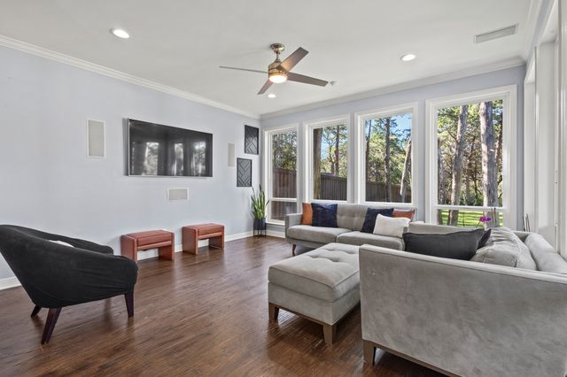 827 Knoll Manor Court, Cedar Hill, TX 75104