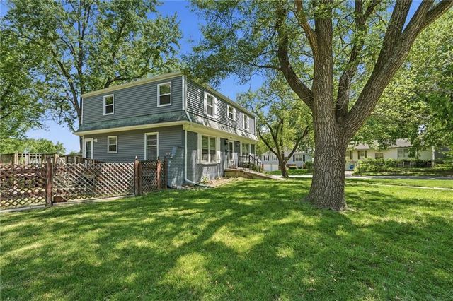 13223 Park Lane, Grandview, MO 64030