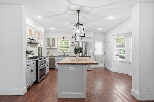 13223 Park Lane, Grandview, MO 64030