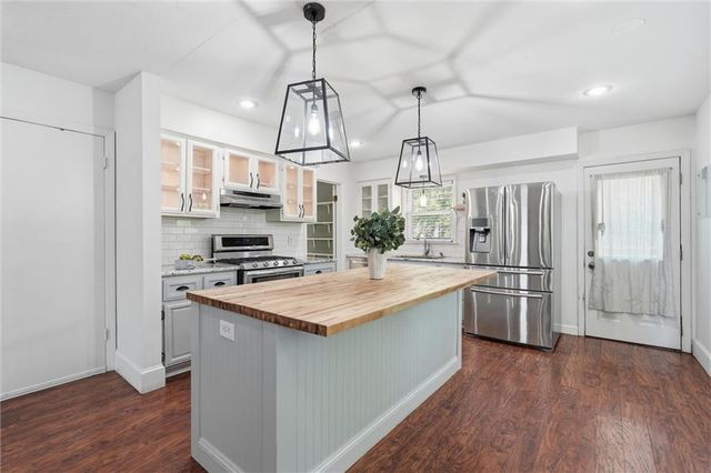 13223 Park Lane, Grandview, MO 64030
