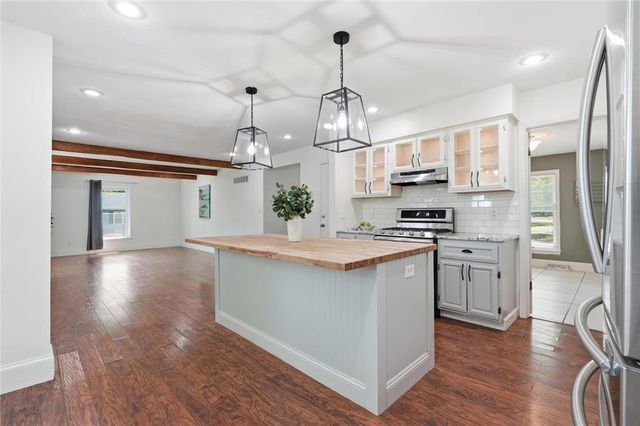 13223 Park Lane, Grandview, MO 64030