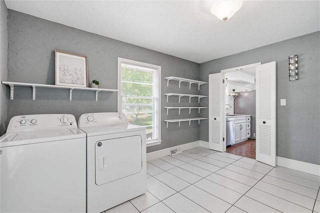 13223 Park Lane, Grandview, MO 64030