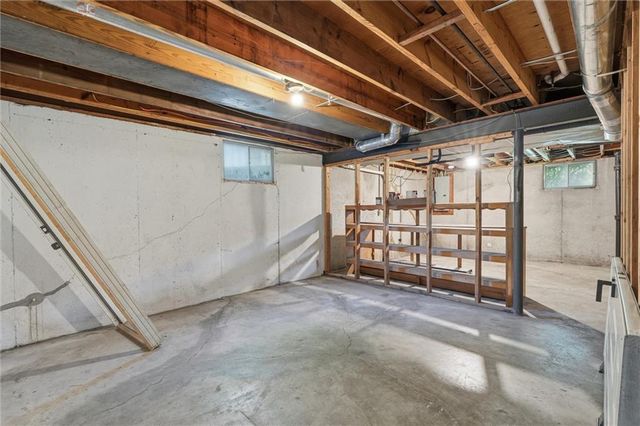 13223 Park Lane, Grandview, MO 64030
