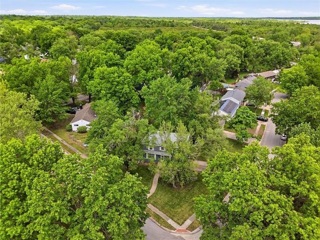 13223 Park Lane, Grandview, MO 64030