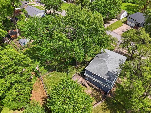 13223 Park Lane, Grandview, MO 64030
