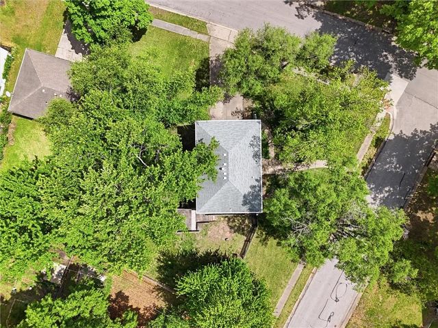13223 Park Lane, Grandview, MO 64030
