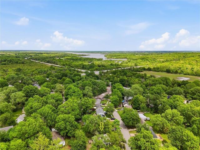 13223 Park Lane, Grandview, MO 64030