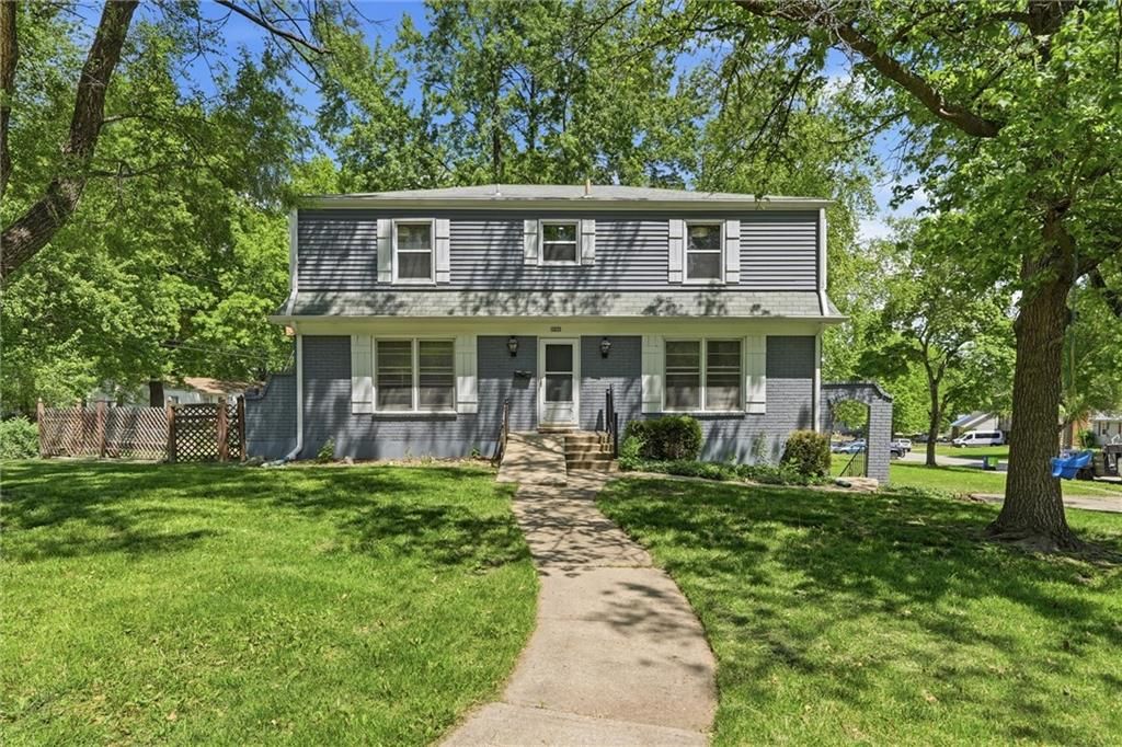 13223 Park Lane, Grandview, MO 64030