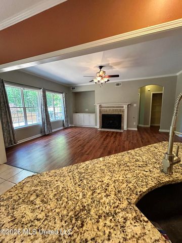 7684 N Rigmoore Point, Olive Branch, MS 38654