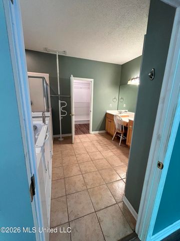 7684 N Rigmoore Point, Olive Branch, MS 38654