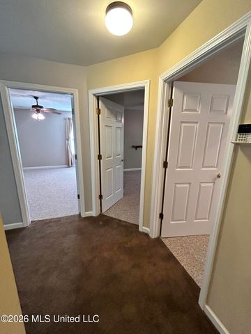 7684 N Rigmoore Point, Olive Branch, MS 38654