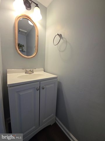 3809 PORT HOPE PT, Triangle, VA 22172