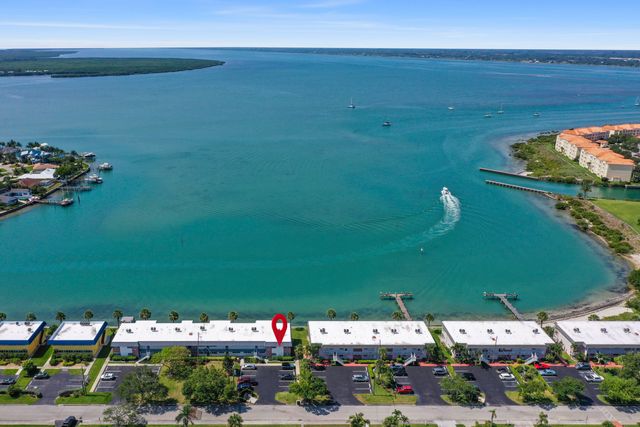 1177 Bayshore Drive 207, Fort Pierce, FL 34949