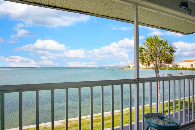 1177 Bayshore Drive 207, Fort Pierce, FL 34949