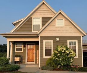 1845 Farm View DRIVE, Grafton, WI 53024