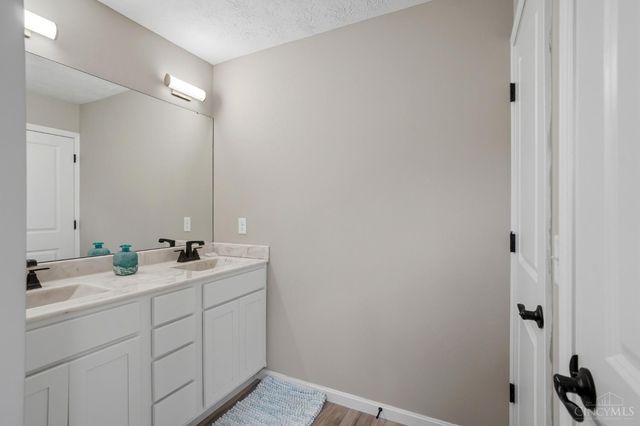 7533 W Whitehall Circle, West Chester, OH 45069