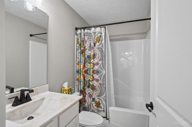 7533 W Whitehall Circle, West Chester, OH 45069