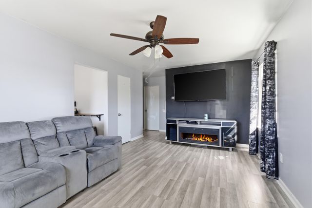 6611 Arkansas Avenue, Hammond, IN 46323