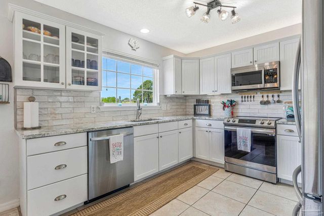 1089 Lionsgate Ln, Gulf Breeze, FL 32563