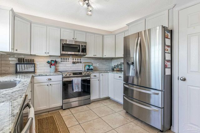 1089 Lionsgate Ln, Gulf Breeze, FL 32563