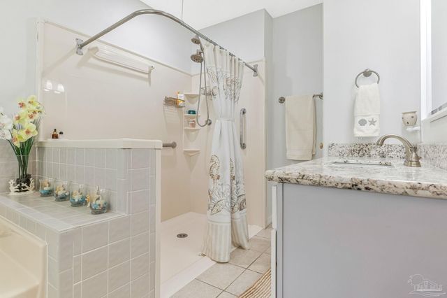 1089 Lionsgate Ln, Gulf Breeze, FL 32563