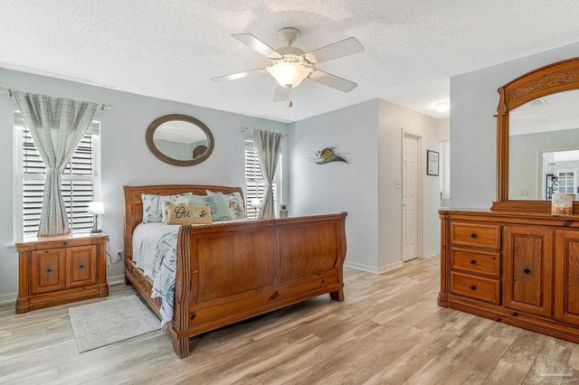 1089 Lionsgate Ln, Gulf Breeze, FL 32563