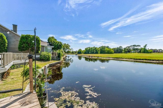 1089 Lionsgate Ln, Gulf Breeze, FL 32563