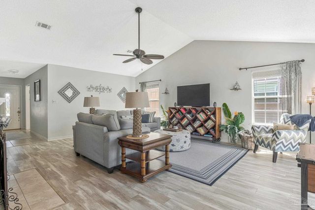 1089 Lionsgate Ln, Gulf Breeze, FL 32563