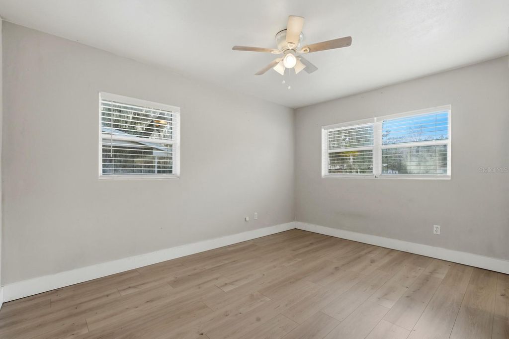 Image 17 of property listing at 133 CRESTWOOD AVENUE, Palatka, FL 32177