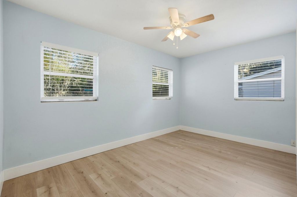 Image 20 of property listing at 133 CRESTWOOD AVENUE, Palatka, FL 32177