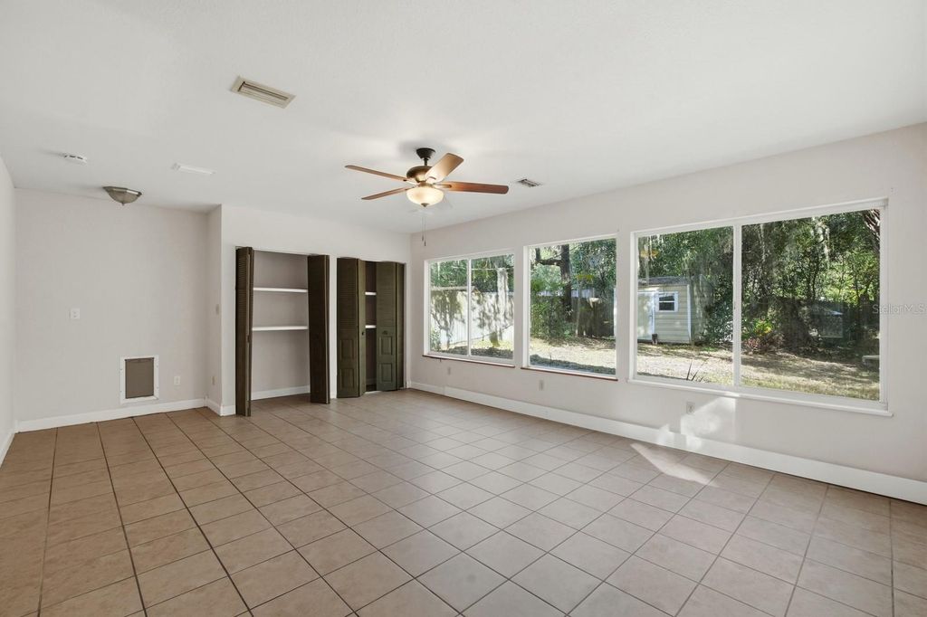 Image 23 of property listing at 133 CRESTWOOD AVENUE, Palatka, FL 32177