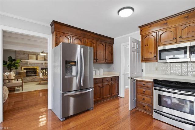 600 Gloria DR, Chesapeake, VA 23322