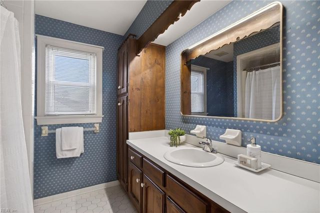 600 Gloria DR, Chesapeake, VA 23322