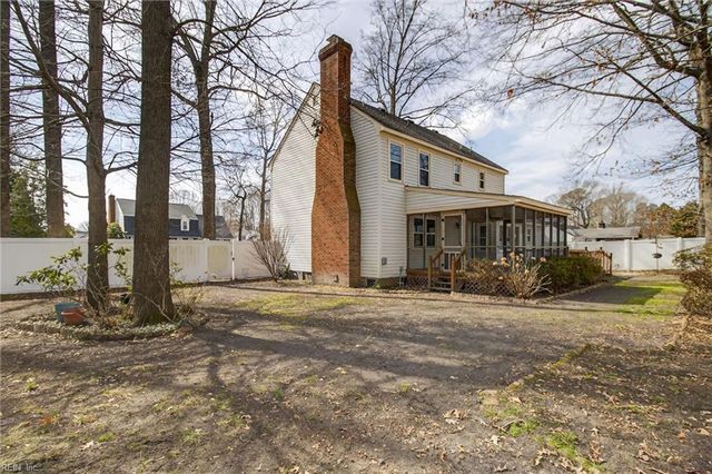 600 Gloria DR, Chesapeake, VA 23322