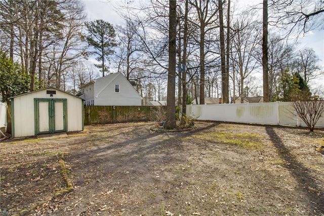 600 Gloria DR, Chesapeake, VA 23322