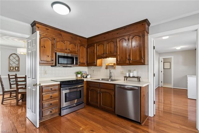 600 Gloria DR, Chesapeake, VA 23322