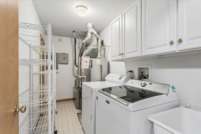 1449 Whitespire Court, Naperville, IL 60565