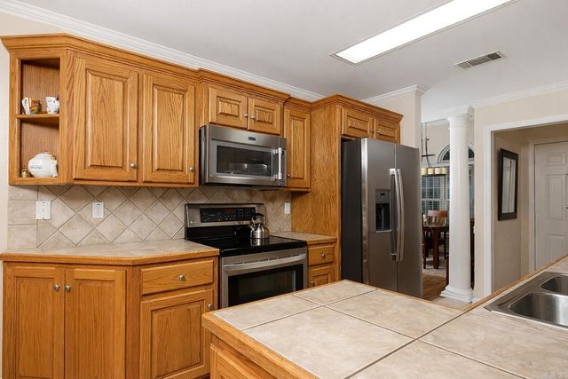 45 W Point Drive, Maumelle, AR 72113