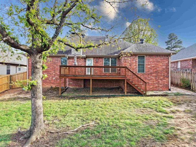 45 W Point Drive, Maumelle, AR 72113