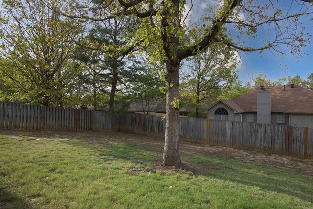 45 W Point Drive, Maumelle, AR 72113