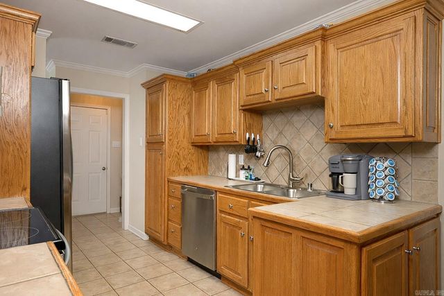 45 W Point Drive, Maumelle, AR 72113