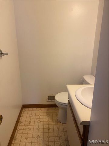 4623 Chestnut Ridge Road B, Amherst, NY 14228