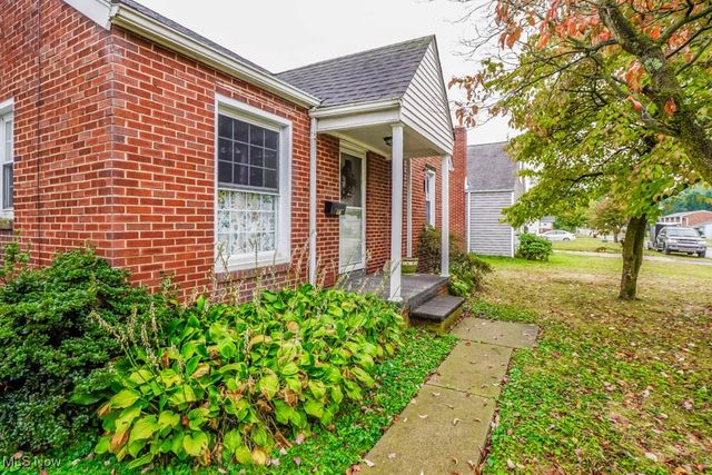 138 Wrexham Avenue SW, Massillon, OH 44646